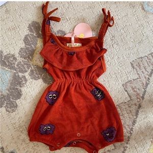Hugo loves tiki BNWT 12-18 mos romper